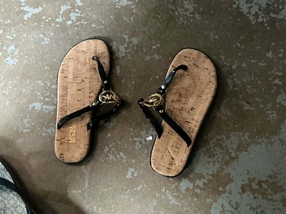 Michael Kors MK Charm Jelly Sandals Thong Flip Flops Black Silver size 8